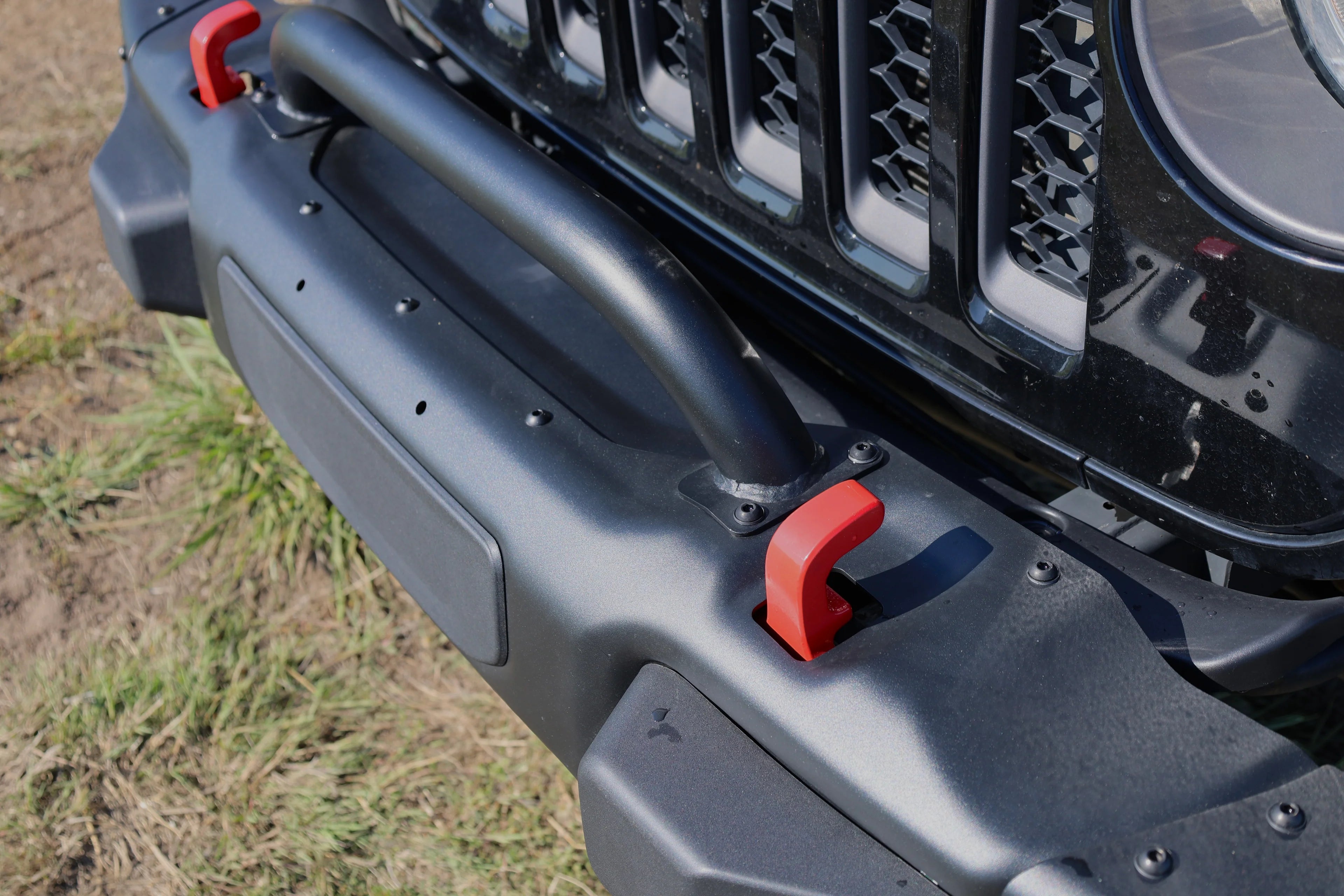 RoamGear Front Bumper – Steel, Textured Black (2018–2024 Jeep Wrangler JL 10th Anniversary Edition, No Sensor Holes)